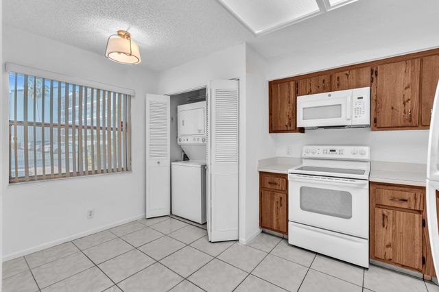 6650 S Oriole Boulevard 1040, Delray Beach, FL 33446