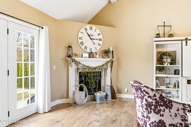 325 Kingswood Dr, Taylorsville, KY 40071