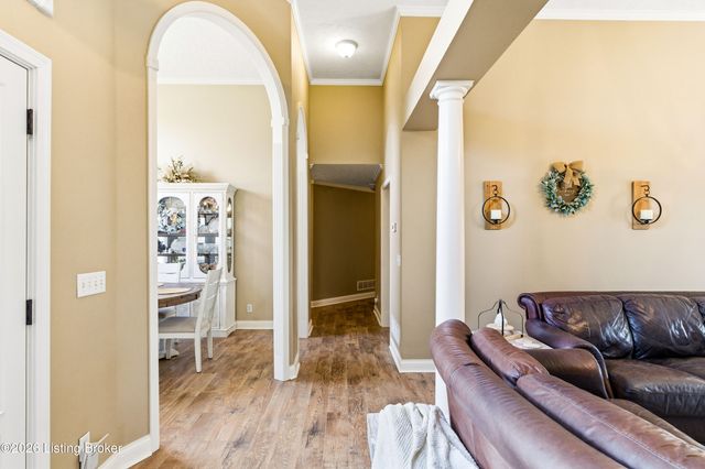 325 Kingswood Dr, Taylorsville, KY 40071