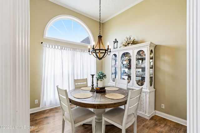 325 Kingswood Dr, Taylorsville, KY 40071