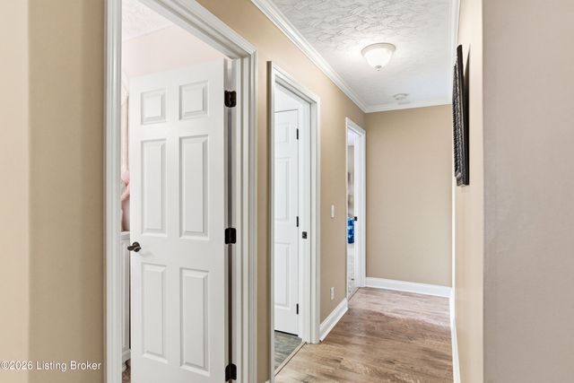 325 Kingswood Dr, Taylorsville, KY 40071