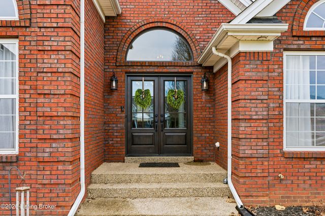 325 Kingswood Dr, Taylorsville, KY 40071