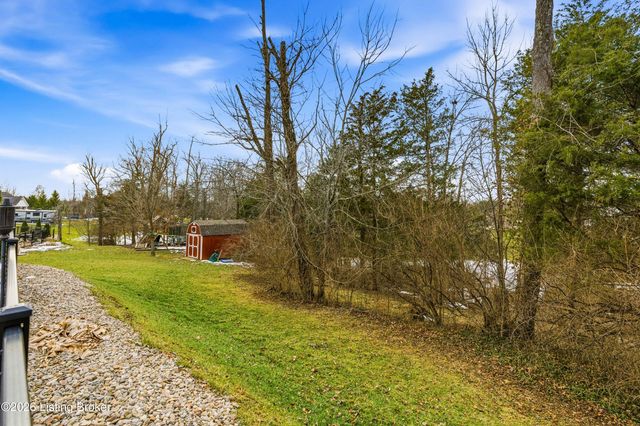 325 Kingswood Dr, Taylorsville, KY 40071