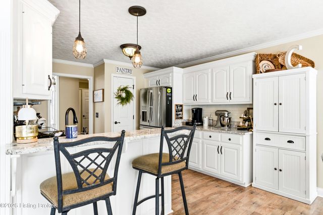 325 Kingswood Dr, Taylorsville, KY 40071