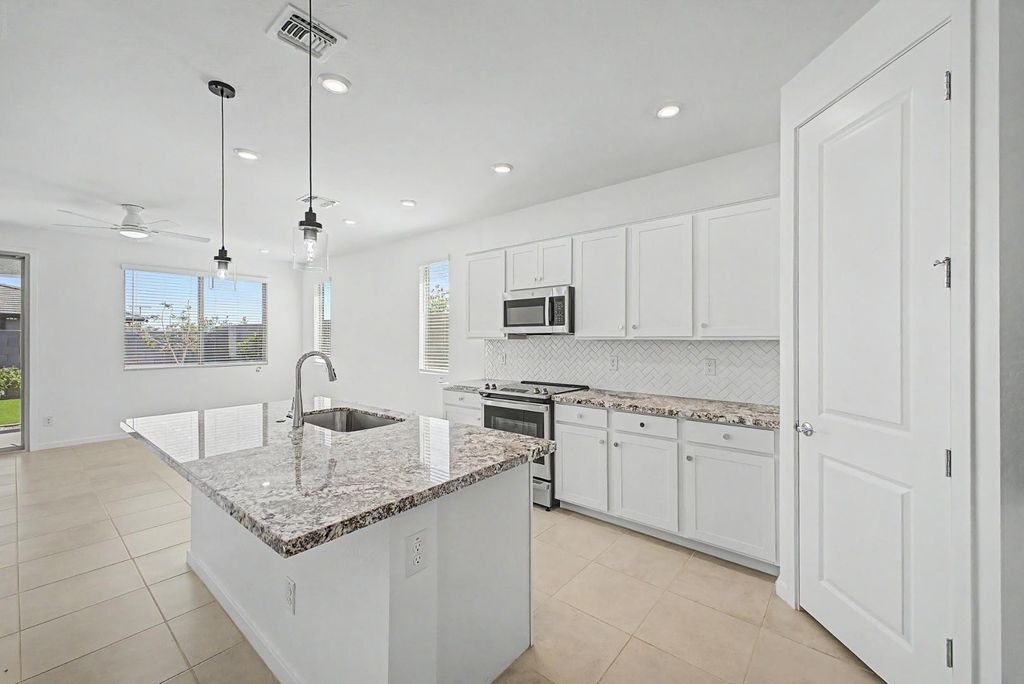 25291 W Hidalgo Avenue, Buckeye, AZ 85326