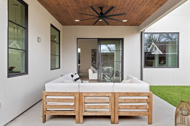 7526 Kenwell Street, Dallas, TX 75209