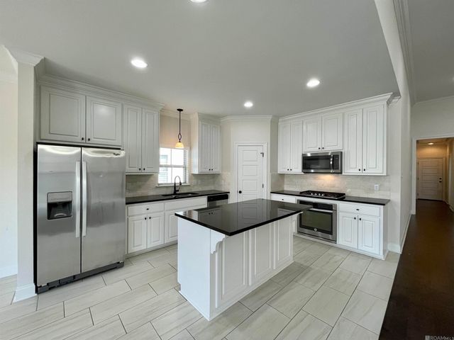 17229 Ledgestone Dr, Prairieville, LA 70769