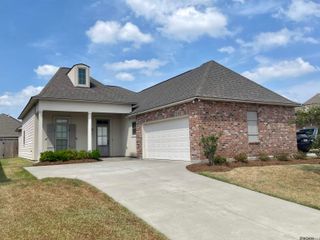 17229 Ledgestone Dr, Prairieville, LA 70769