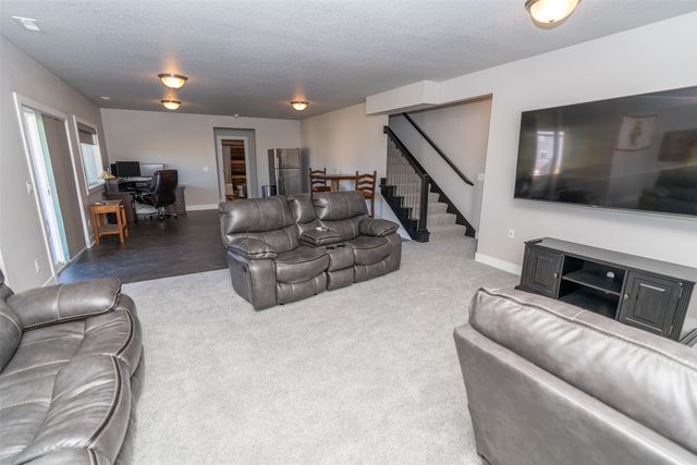 5348 162nd Court, Urbandale, IA 50323