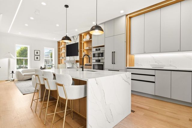 39 G St, Boston, MA 02127