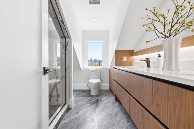 39 G St, Boston, MA 02127