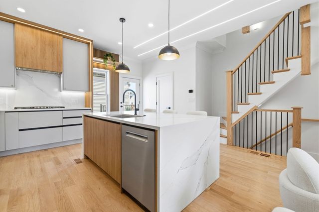 39 G St, Boston, MA 02127