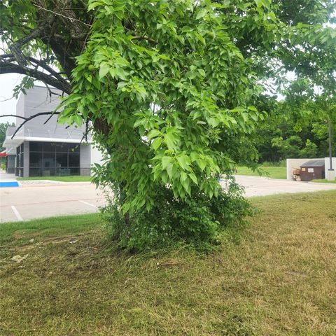 520 Locust Street, Farmersville, TX 75442