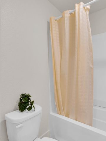 1672 Thistle Lane, Los Banos, CA 93635