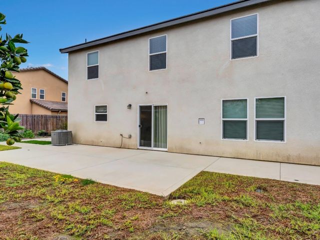 1672 Thistle Lane, Los Banos, CA 93635