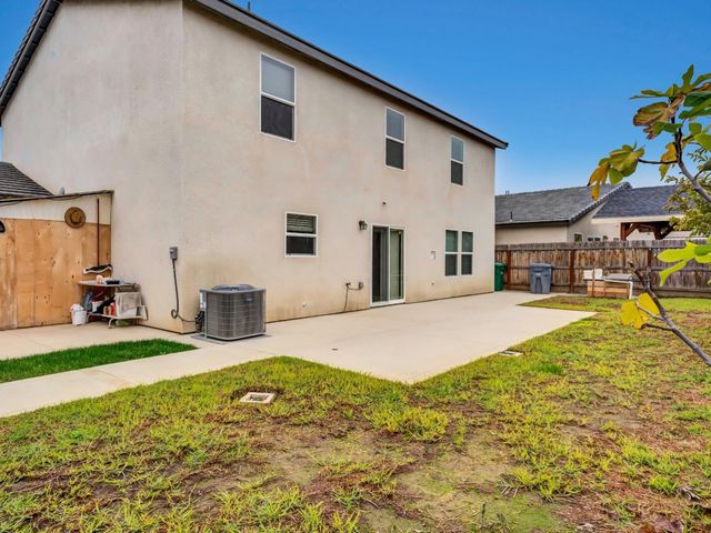 1672 Thistle Lane, Los Banos, CA 93635