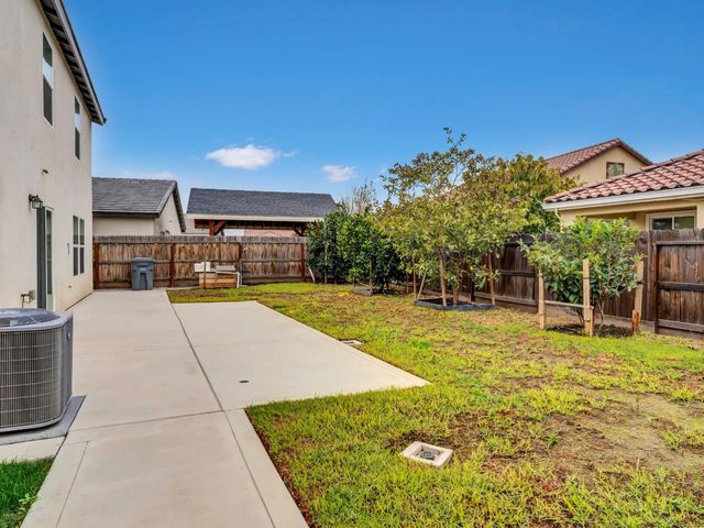 1672 Thistle Lane, Los Banos, CA 93635