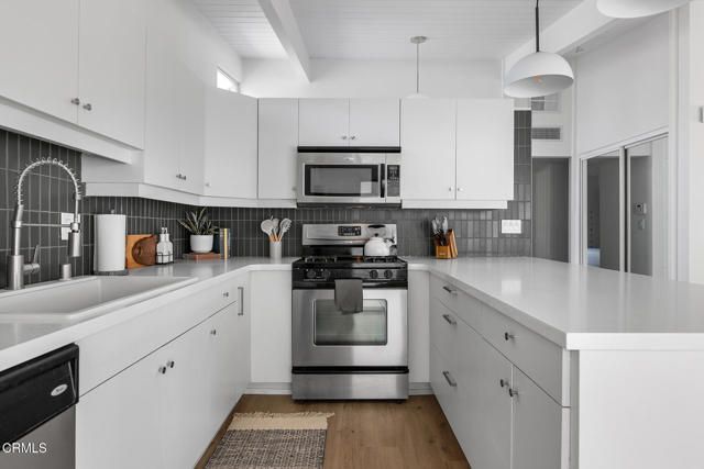 795 E Racquet Club Road, Palm Springs, CA 92262