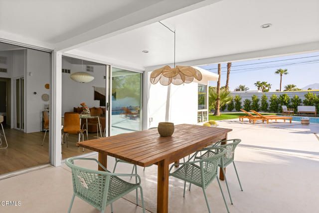 795 E Racquet Club Road, Palm Springs, CA 92262
