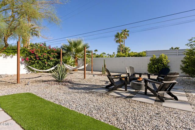 795 E Racquet Club Road, Palm Springs, CA 92262