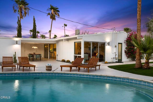 795 E Racquet Club Road, Palm Springs, CA 92262