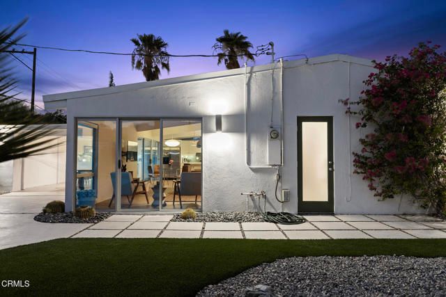 795 E Racquet Club Road, Palm Springs, CA 92262