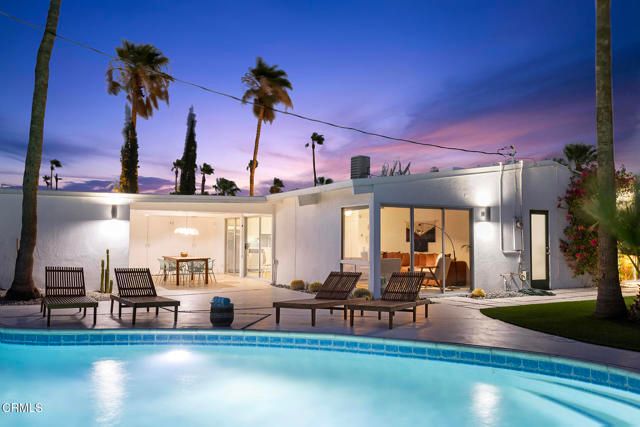 795 E Racquet Club Road, Palm Springs, CA 92262