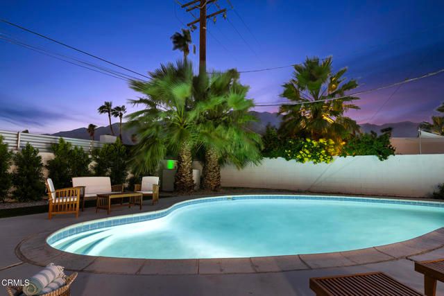 795 E Racquet Club Road, Palm Springs, CA 92262
