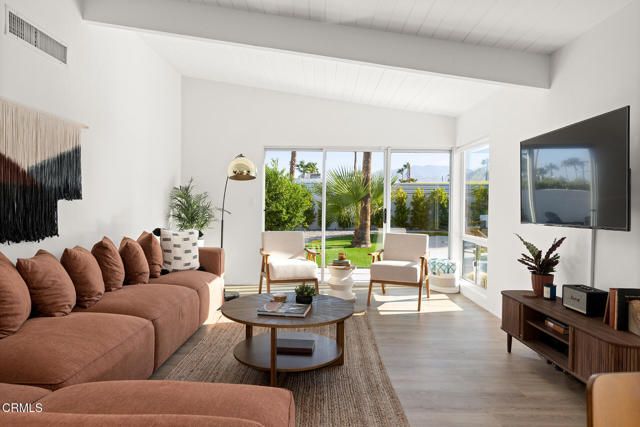 795 E Racquet Club Road, Palm Springs, CA 92262