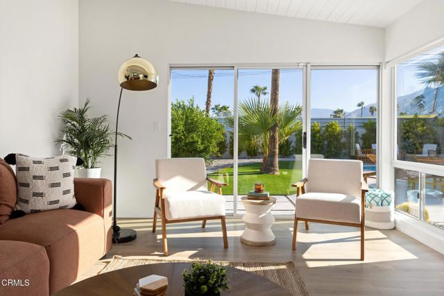 795 E Racquet Club Road, Palm Springs, CA 92262