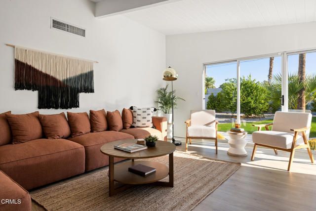 795 E Racquet Club Road, Palm Springs, CA 92262