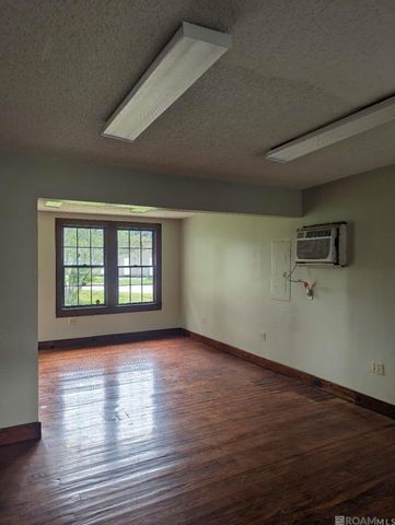 5505 Groom Rd, Baton Rouge, LA 70714