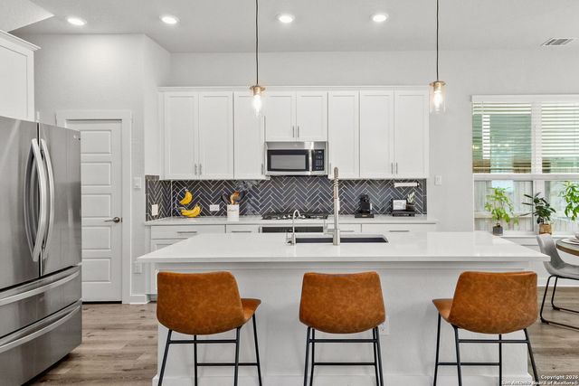 5843 Whitby Rd Unit 33, San Antonio, TX 78240