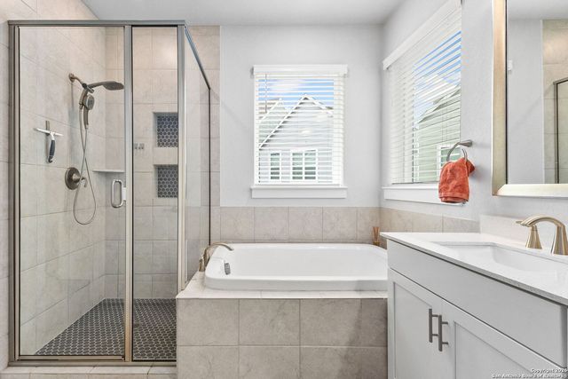 5843 Whitby Rd Unit 33, San Antonio, TX 78240