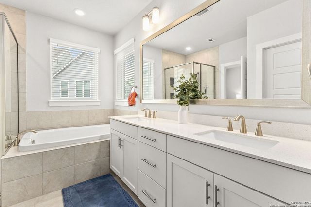 5843 Whitby Rd Unit 33, San Antonio, TX 78240