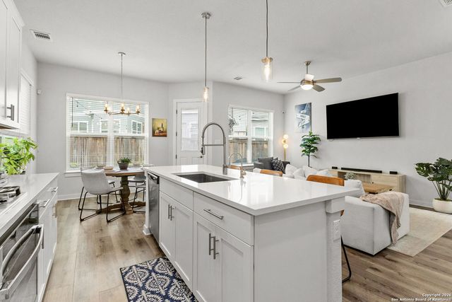 5843 Whitby Rd Unit 33, San Antonio, TX 78240