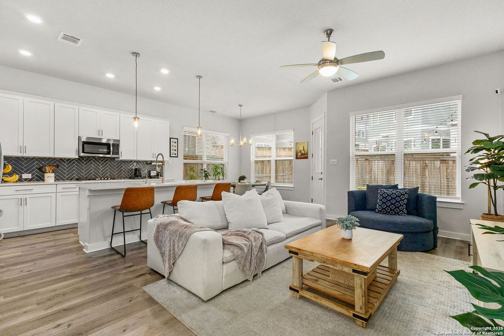 5843 Whitby Rd Unit 33, San Antonio, TX 78240