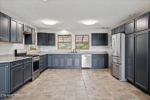 856 Little Berry Way, Del Rio, TN 37727
