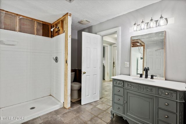 856 Little Berry Way, Del Rio, TN 37727