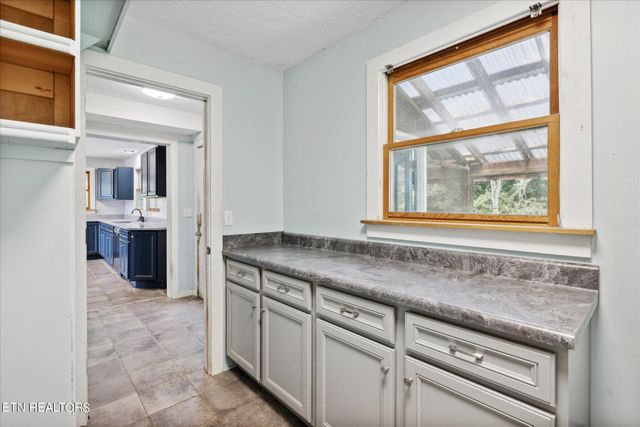856 Little Berry Way, Del Rio, TN 37727