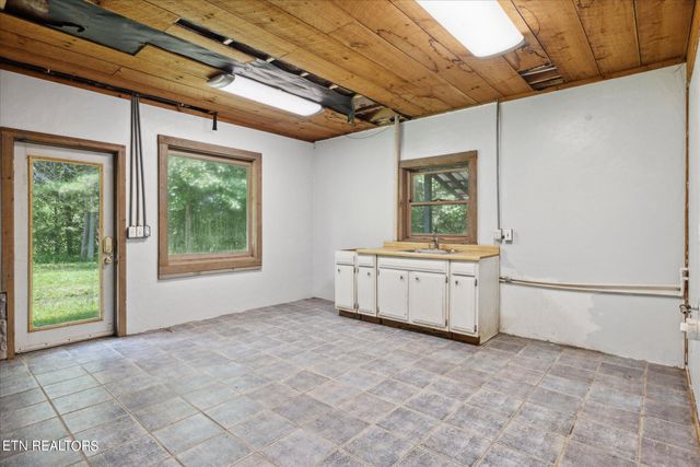 856 Little Berry Way, Del Rio, TN 37727