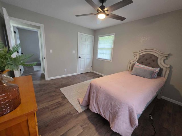 6815 Se Highway 54, Collins, MO 64738