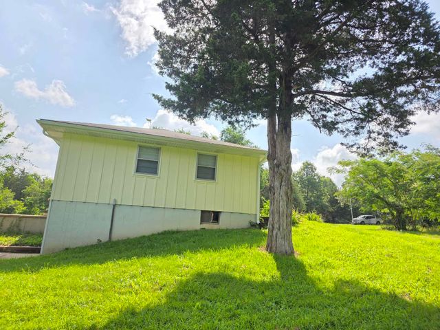 6815 Se Highway 54, Collins, MO 64738