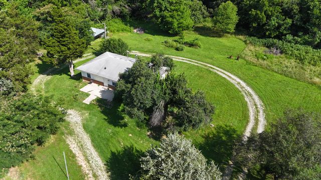 6815 Se Highway 54, Collins, MO 64738