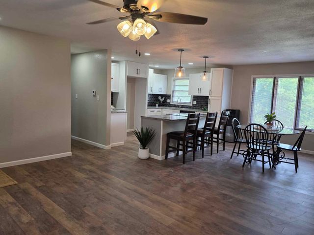 6815 Se Highway 54, Collins, MO 64738