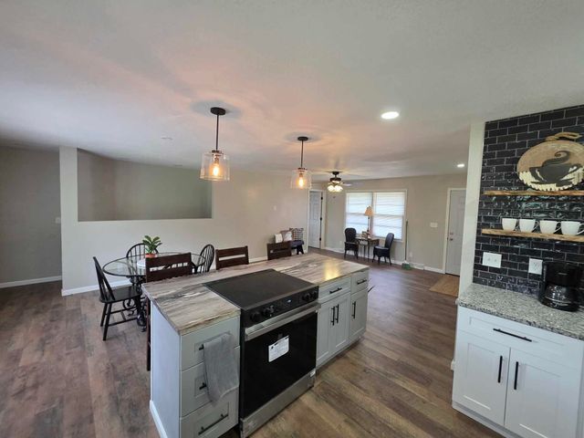 6815 Se Highway 54, Collins, MO 64738