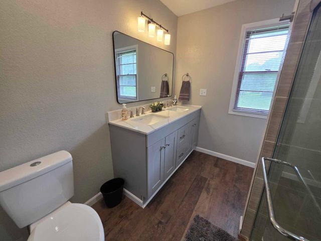 6815 Se Highway 54, Collins, MO 64738