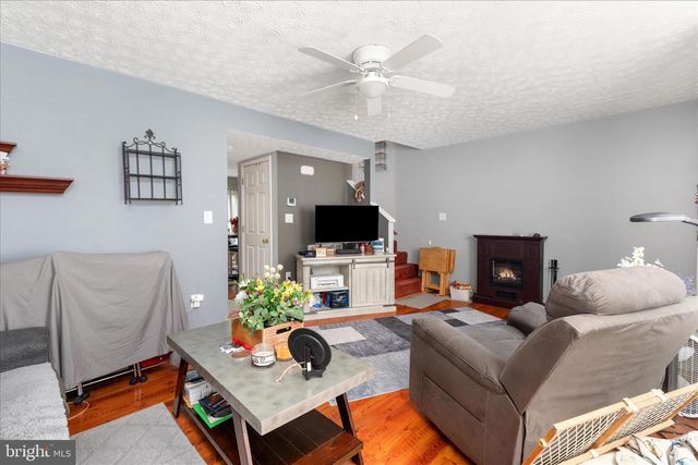132 STADIUM CIR, Inwood, WV 25428