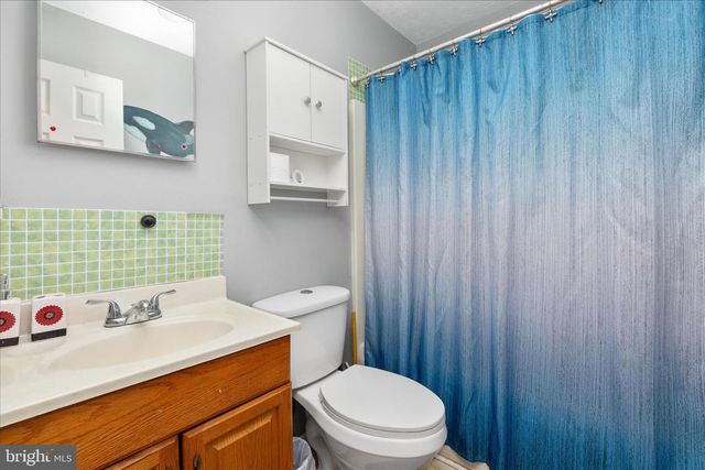 132 STADIUM CIR, Inwood, WV 25428
