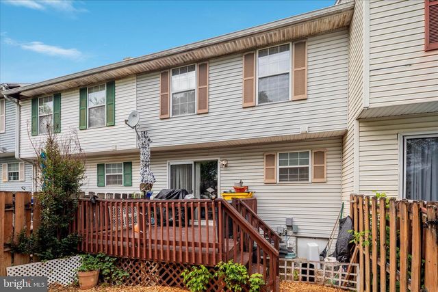 132 STADIUM CIR, Inwood, WV 25428
